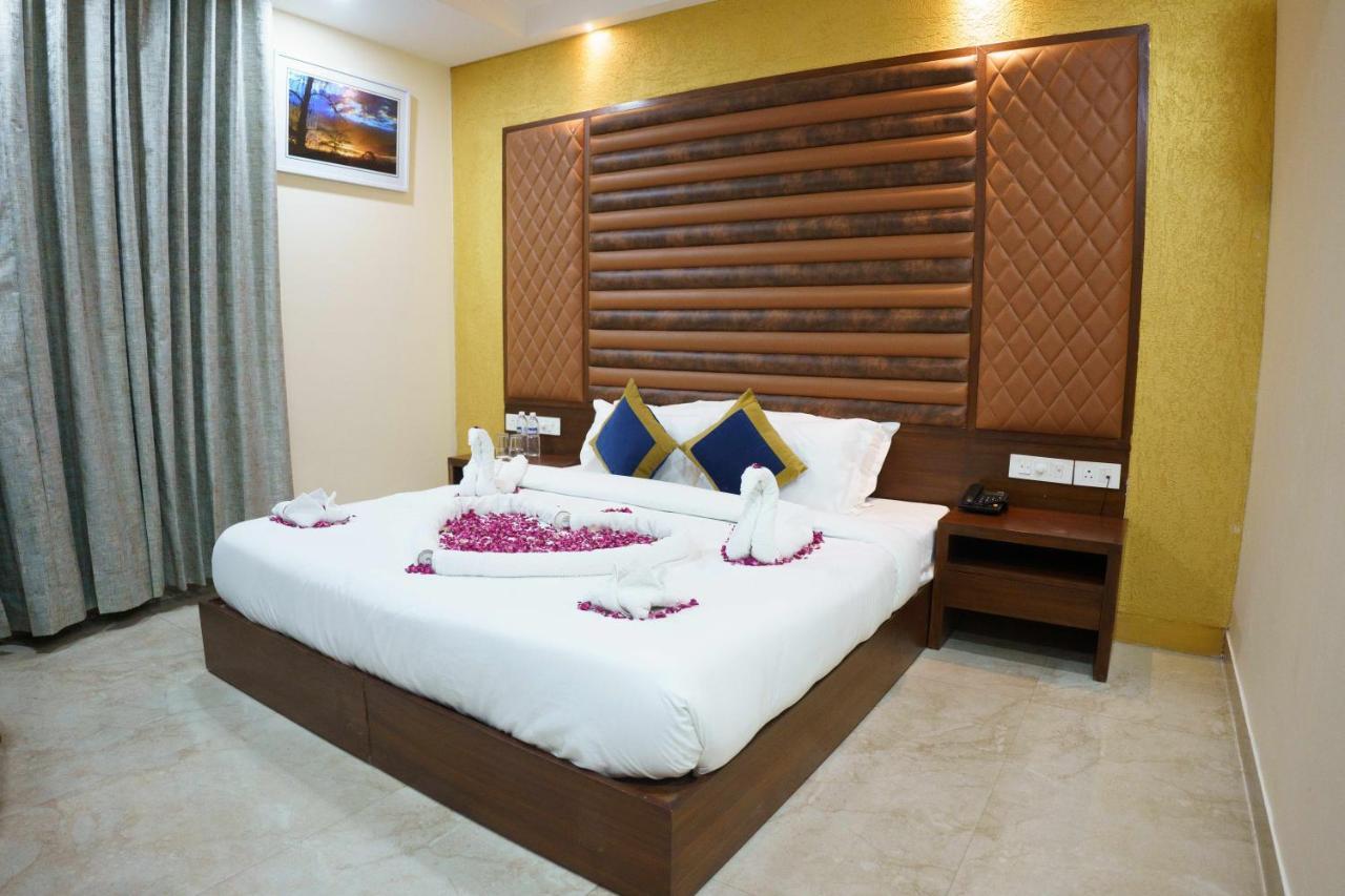 Hotel Vihaan Residency Zirakpur Bagian luar foto