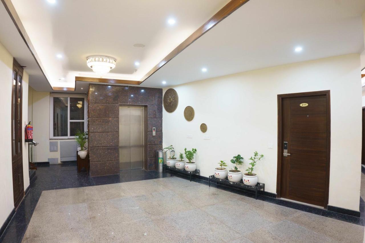 Hotel Vihaan Residency Zirakpur Bagian luar foto
