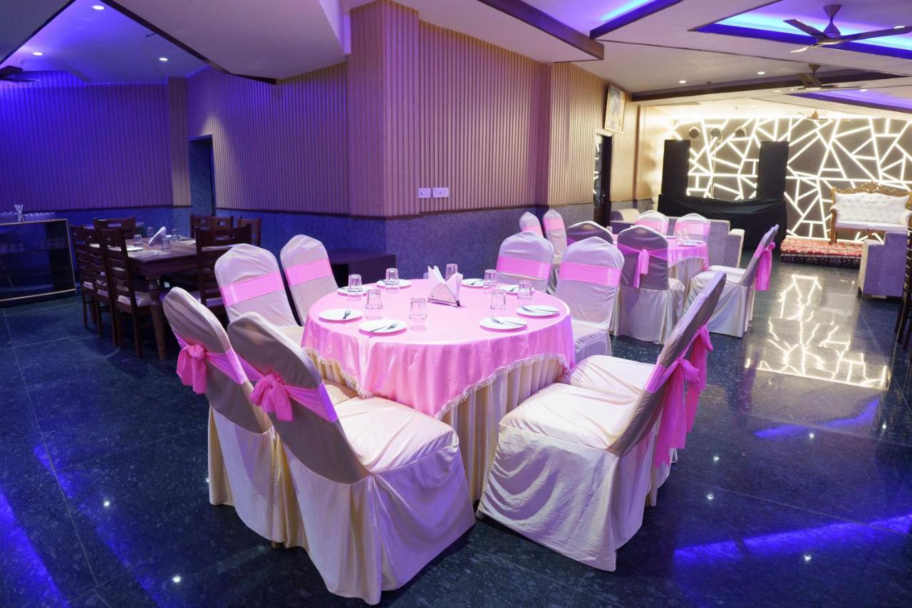 Hotel Vihaan Residency Zirakpur Bagian luar foto